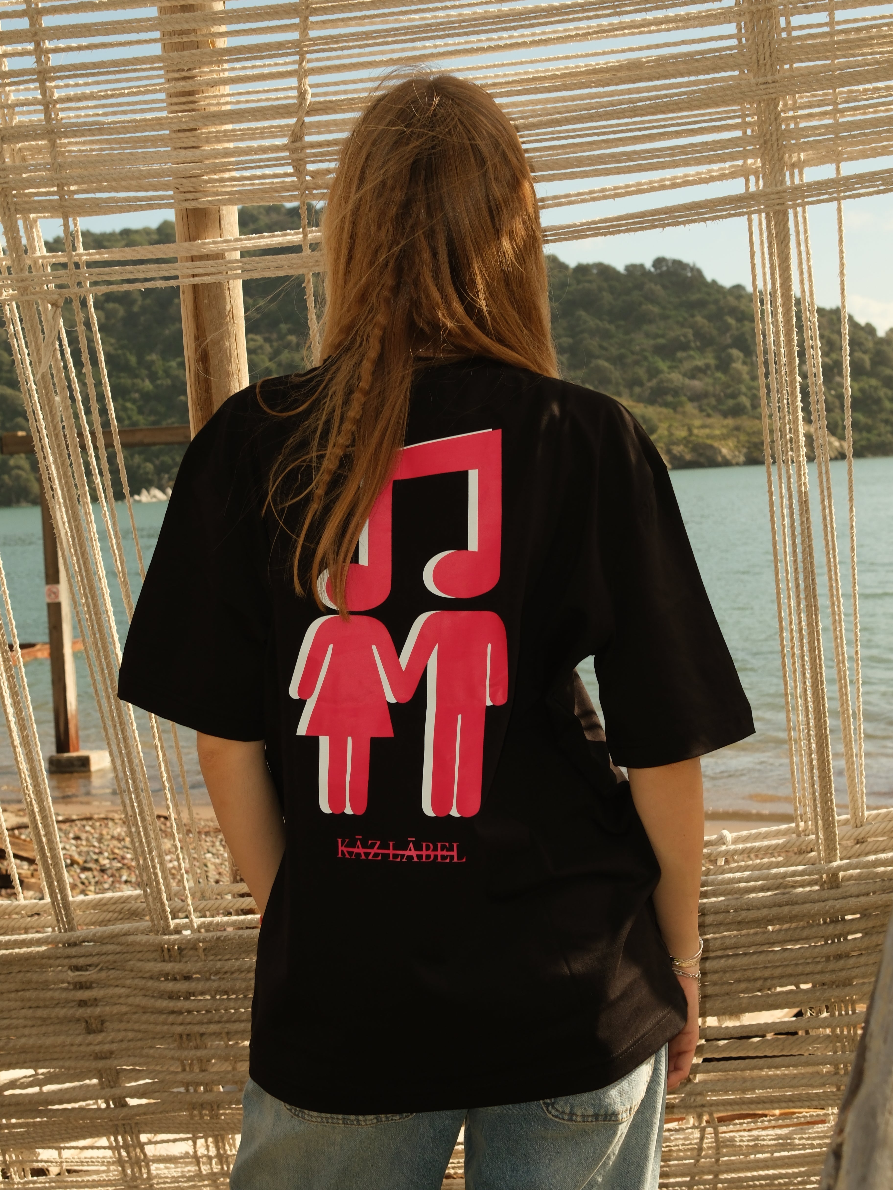 MUSIC COMMUNITY T-SHIRT